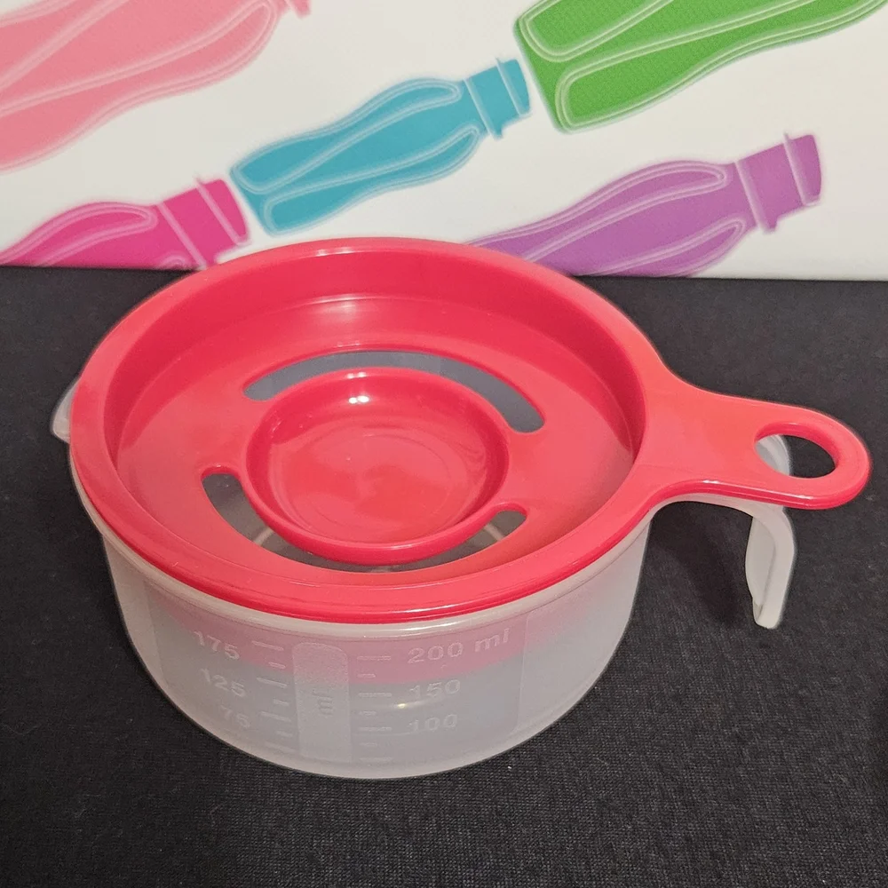 Multifunctional Red and White Kitchen Measuring Set
